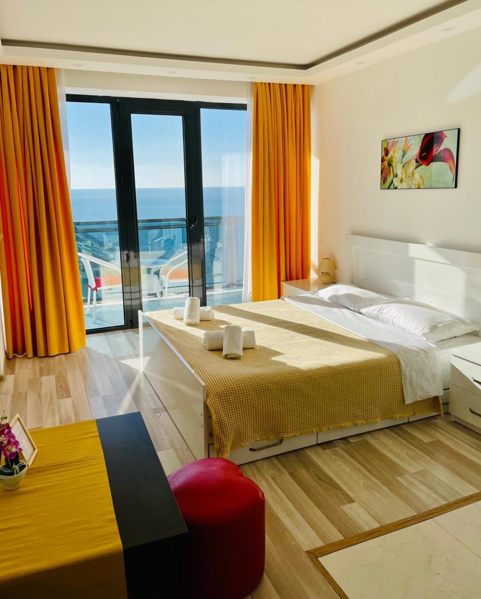 Sea View Apartments Orbi Beach Tower Batumi Exteriör bild