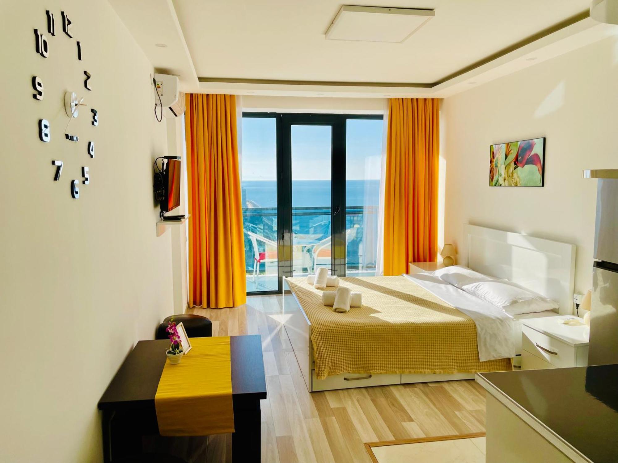 Sea View Apartments Orbi Beach Tower Batumi Exteriör bild