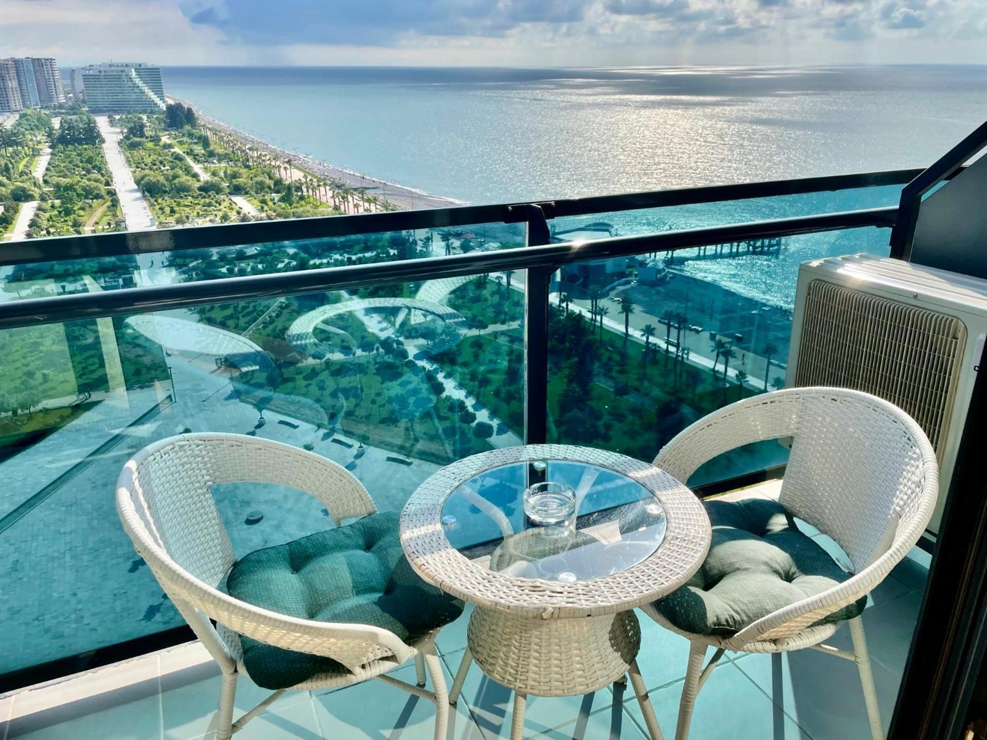 Sea View Apartments Orbi Beach Tower Batumi Exteriör bild