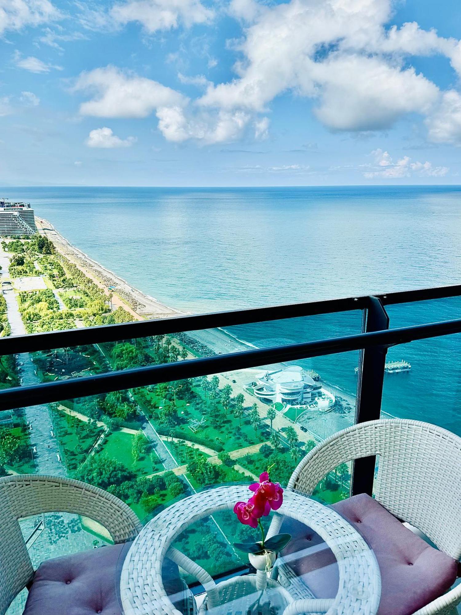 Sea View Apartments Orbi Beach Tower Batumi Exteriör bild