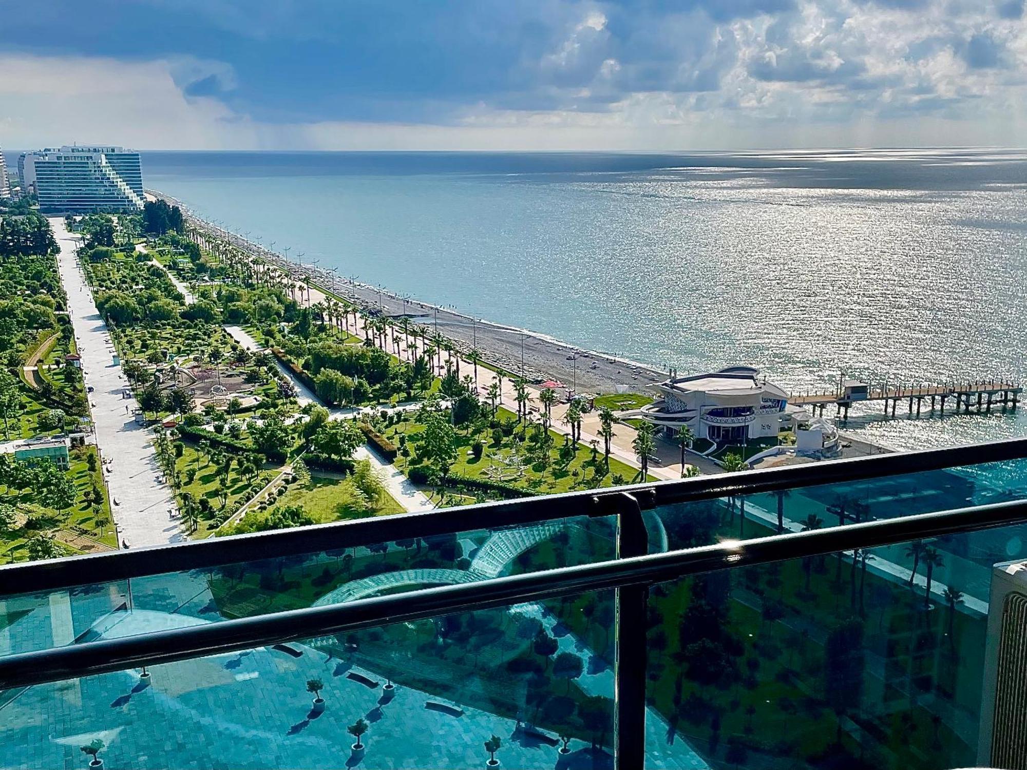 Sea View Apartments Orbi Beach Tower Batumi Exteriör bild