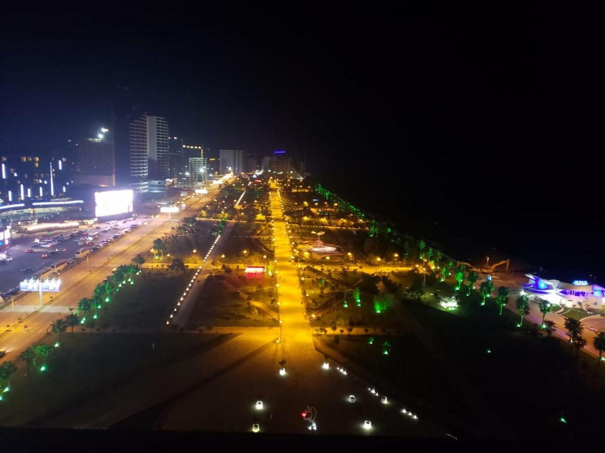 Sea View Apartments Orbi Beach Tower Batumi Exteriör bild